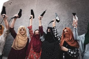 Le parrucchiere afghane di Alessi è l’immagine di pace dell’anno