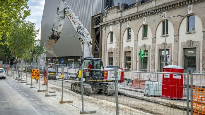 https://storage.ecodibergamo.it/media/photologue/2026/9/26/photos/cache/scolmatore-lavori-al-rush-finale-in-viale-giulio-cesare-il-cantiere-chiude-due_eaed4a86-b918-11f1-a671-70004a9f89fb_1920_1080_v3_large_16_9.jpg