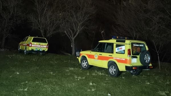 Casnigo, malore in una baita a 1.100 metri: soccorso e salvato nella notte