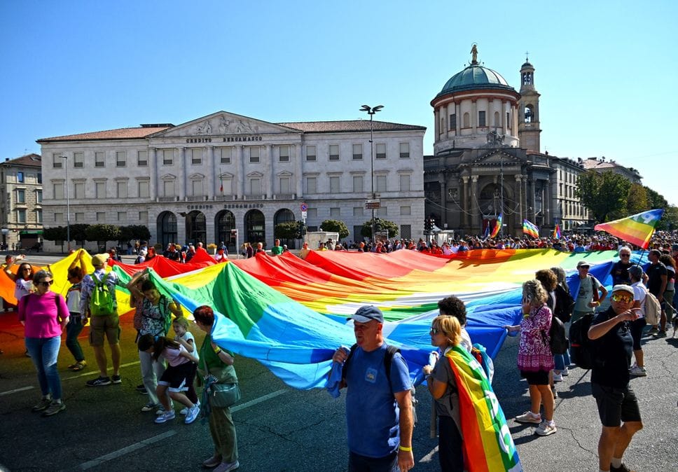 In duemila alla Marcia della Pace a Bergamo: «Cercare sempre il dialogo» - Foto e video