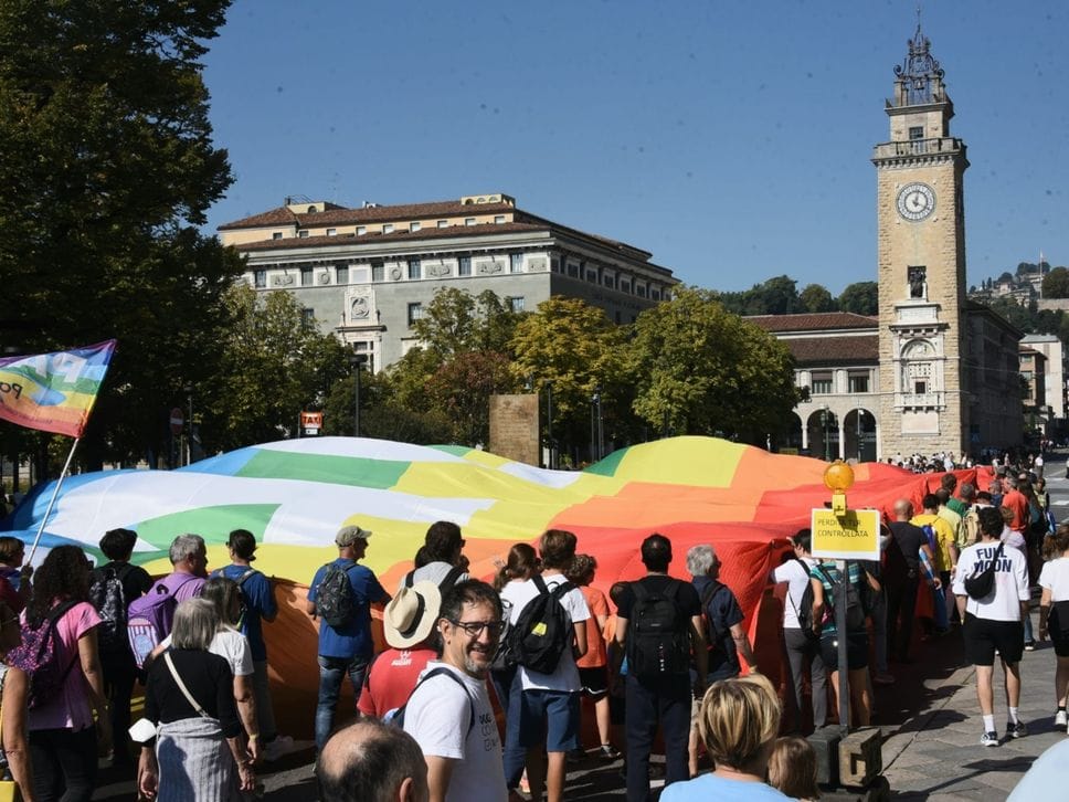 In duemila alla Marcia della Pace a Bergamo: «Cercare sempre il dialogo» - Foto e video