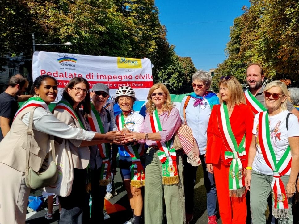 In duemila alla Marcia della Pace a Bergamo: «Cercare sempre il dialogo» - Foto e video
