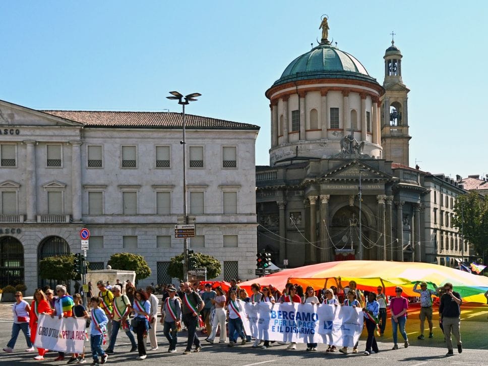 In duemila alla Marcia della Pace a Bergamo: «Cercare sempre il dialogo» - Foto e video