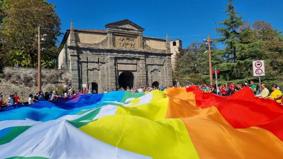 In duemila alla Marcia della Pace a Bergamo: «Cercare sempre il dialogo» - Foto e video