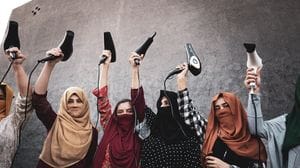 Le parrucchiere afghane di Silvia Alessi è l’immagine di pace dell’anno 