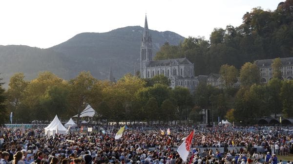 Riparare il male, la Chiesa tesse trame