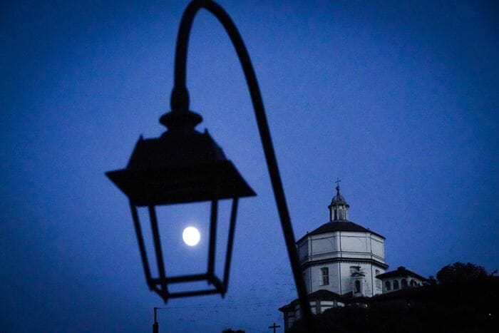Taglio ai consumi e luci spente di notte, le misure Ue contro caro-prezzi