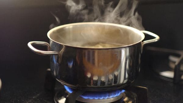 Da Eni tetto alle bollette gas e luce, sconto del 30% rispetto offerta base