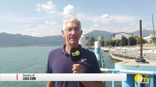 Lago d'Iseo, risalito il livello dell'acqua, già 1.000 tonnellate di alghe raccolte