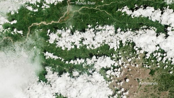 Nuove immagini satellitari mostrano gli effetti dell'alluvione in Nepal