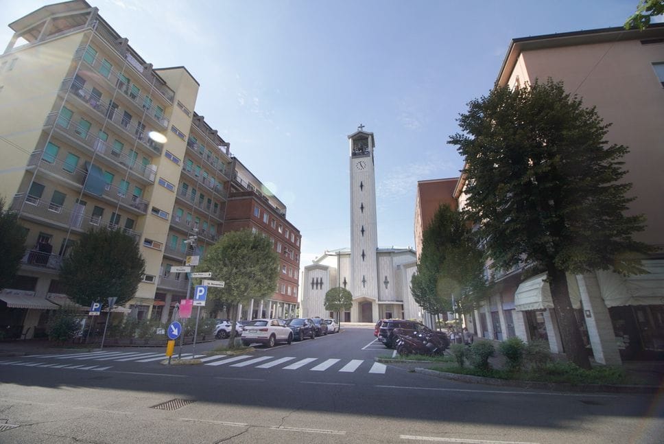«Tommy, un piccolo grande cuore»: annullate le feste, sarà lutto cittadino ad Azzano San Paolo