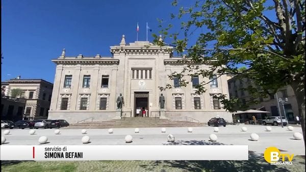 Un aresenale di armi da guerra per la difesa delle piazze della droga