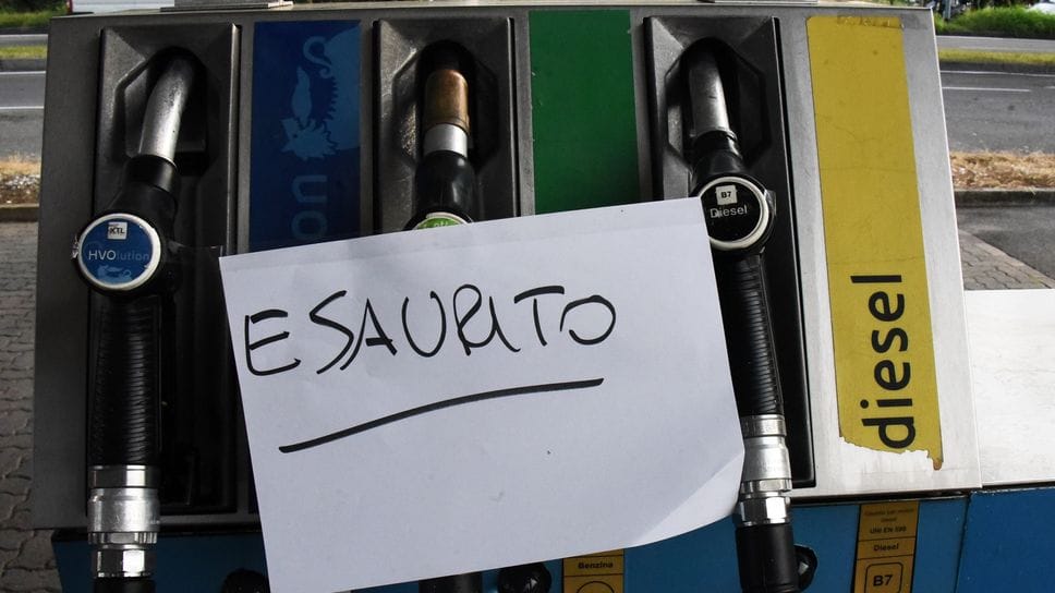 Benzinai, assalto allo sconto: alcune pompe restano vuote