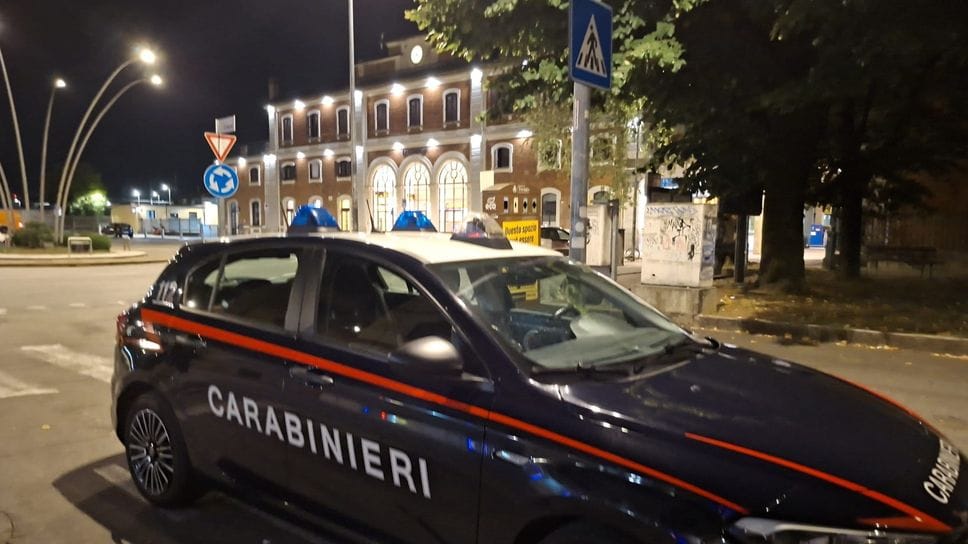 Accoltellamento a Treviglio, un testimone: «Colpito alle spalle mentre scappava»