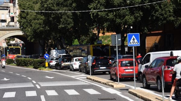 E-Brt, la Malpensata nella morsa del traffico: «Rivedremo i semafori»