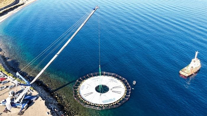 Installata piattaforma per l'accumulo di energia green al largo della Calabria