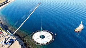 Installata piattaforma per l'accumulo di energia green al largo della Calabria
