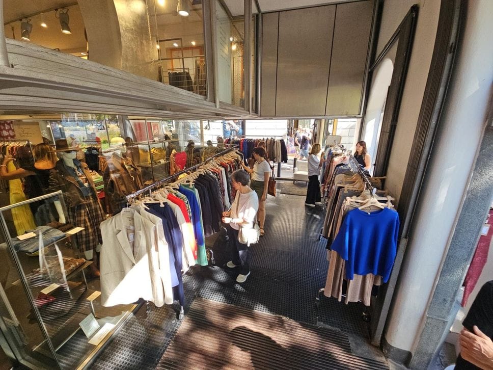 Sbarazzo Bergamo, tre giorni di shopping scontato: subito pienone - Foto