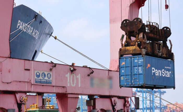 Il 95% delle navi da trasporto utilizza ancora combustibili convenzionali