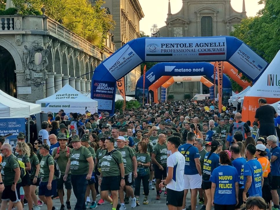 Bergamo, domenica tra Strabergamo, StraAlpini e Sbarazzo - Foto