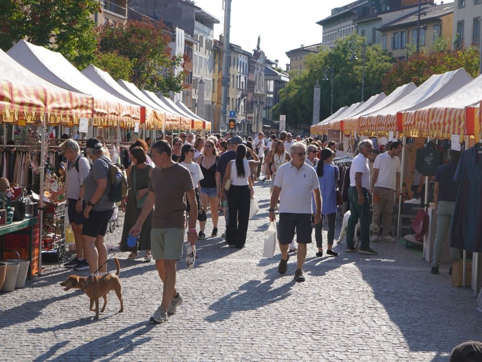 Bergamo, in 10mila tra Strabergamo e StraAlpini. Pienone anche allo Sbarazzo - Foto e video