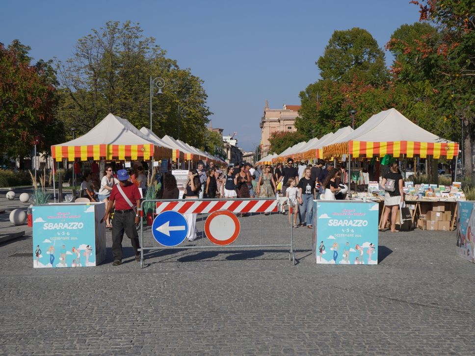 Bergamo, in 10mila tra Strabergamo e StraAlpini. Pienone anche allo Sbarazzo - Foto e video