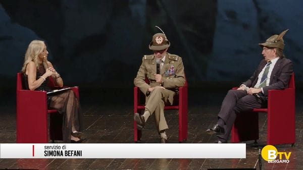 Galà degli alpini al Teatro Donizetti con il Generale Vezzoli