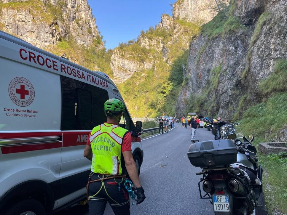 Taleggio, cade con la moto e precipita per 10 metri: muore giovane agli Orridi - Foto