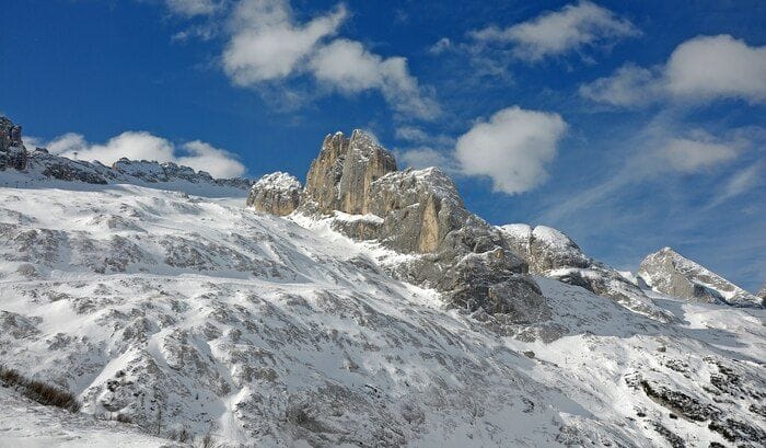 Perdita record per il ghiacciaio della Marmolada, solo nel 2026 ha perso 23 metri 