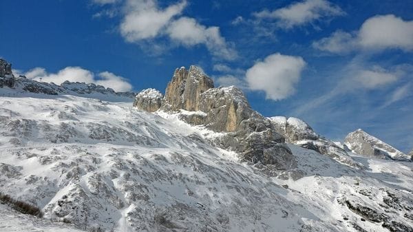 Perdita record per il ghiacciaio della Marmolada, solo nel 2026 ha perso 23 metri 