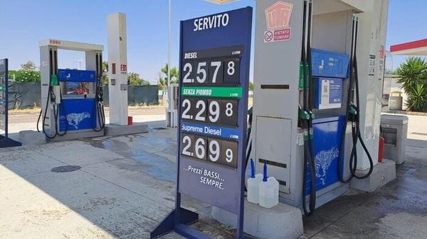Carburanti, taglio accise costato da marzo 2 miliardi e 74,5 milioni