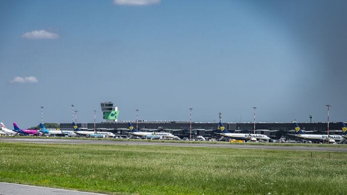 https://storage.ecodibergamo.it/media/photologue/2026/9/8/photos/cache/guasto-al-traffico-aereo-nel-regno-unito-disagi-anche-a-orio-al-serio_4ab78c32-aba5-11f1-b9d5-12ede011745c_1920_1080_v3_large_16_9.jpg