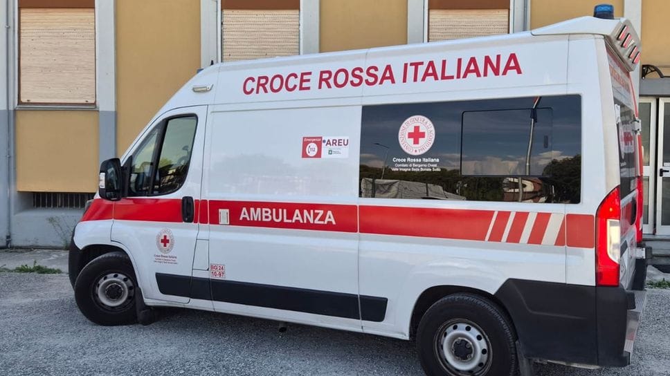 Lite in strada ad Arcene, spunta coltello. Un ferito, l’aggressore in fuga in centro