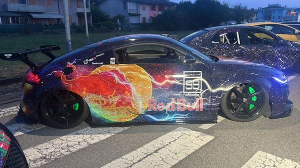 «Posto Fisso» va in tour. Musica, motori e street food