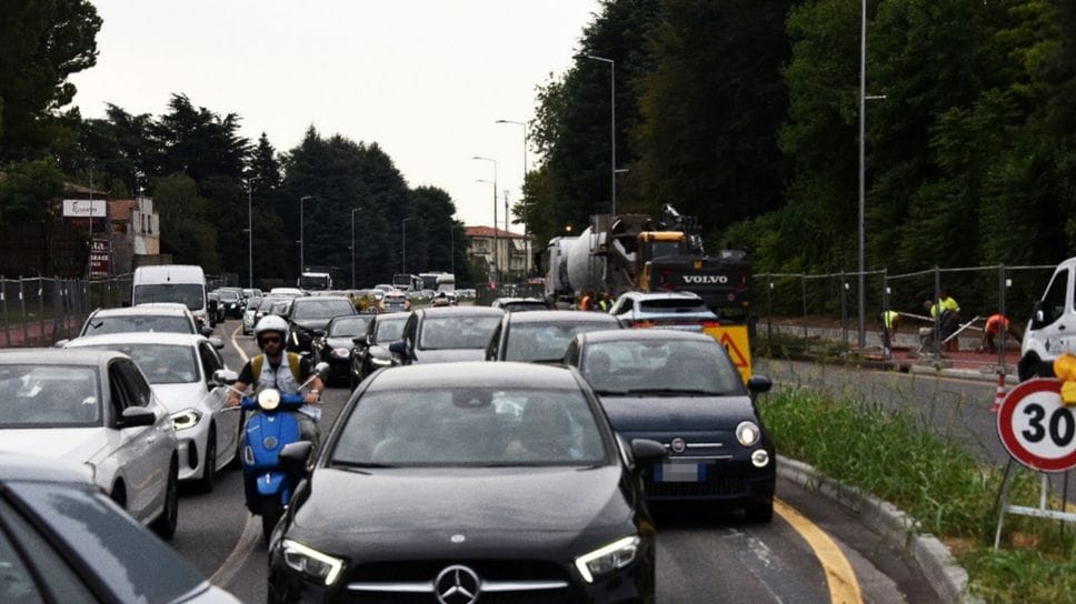 Slalom tra i cantieri: a Bergamo traffico già in tilt, in attesa delle scuole