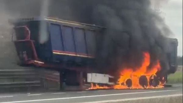 Tir in fiamme in A4, qualche rallentamento tra Seriate e Grumello