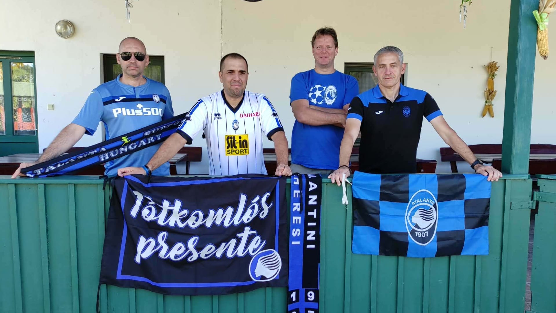 l8217atalanta e i tifosi nel mondo cos236 i colori nerazzurri hanno fatto innamorare zsolt dall8217ungheria